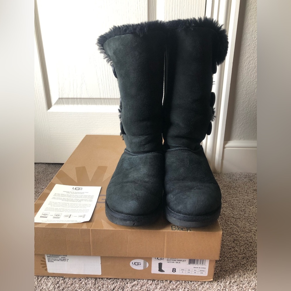 UGG Australia Boot W Bailey Button Triplet Size 8 black
